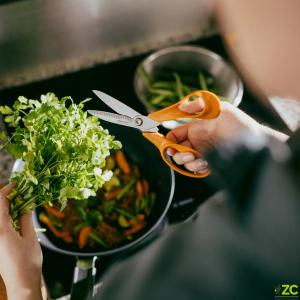 Fiskars Virtuves šķēres, 18 cm 1075051